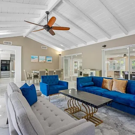 Escape To Pool Luxury Villa W 4-Bedroom